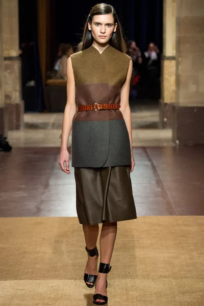 Look 12